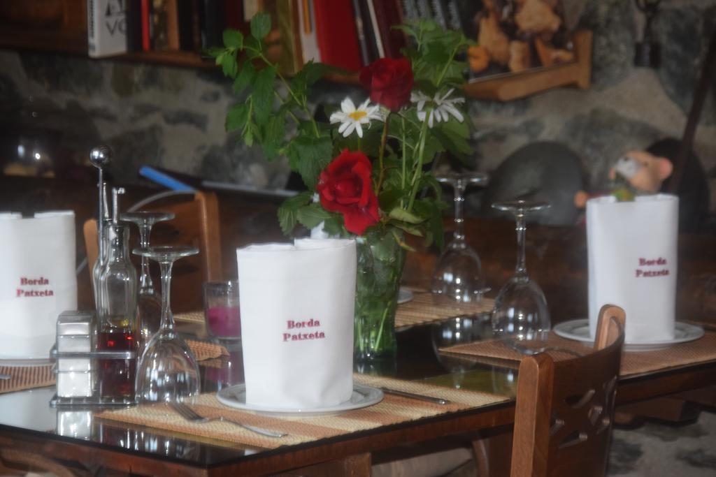Casa Rural Restaurant Borda Patxeta Канільйо Екстер'єр фото